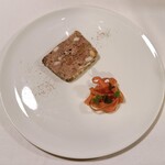 305763322 - ジビエのパテ・ド・カンパーニュ、地元産ルバーブのマリネ