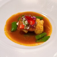 Hérisson d'un jour - オコゼとメイタガレイのサフラン風味の魚のスープ仕立て