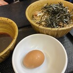 なぜ蕎麦にラー油を入れるのか。 新橋店 - 