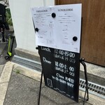 305765628 - 