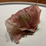 PRIMO PASSO - 口直し　生ハム　メロン　ミント　手で包んで食べます