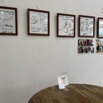 FLOR GELATO ITALIANO - 店内にはサンドウィッチマンや袴田彩会さん、元AKB48で現在TBCアナウンサーの佐藤朱さん、楽天イーグルスの宗山選手らルーキーのサインなども