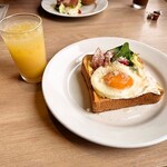 デニーズ - 料理写真:サニーサイドアップサンド ドリンクつき