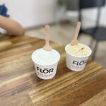 FLOR GELATO ITALIANO - フィオールディラッテ（税込550円）と、いちじくマスカルポーネ（税込650円）