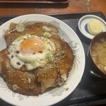 人生食堂 こばやし - チャーシューエッグ丼