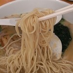 四代目麺処 ゆうじ - 麺はこんな感じ（鶏白湯醤油）