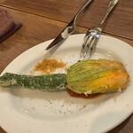 Tuitachi - 花ズッキーニとチーズの天ぷら