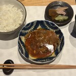 すき焼き十二天 - ご飯　お新香　お味噌汁