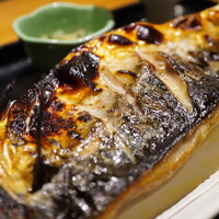 銀座 すが家 - 強烈な皮目の焼き色