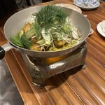 ベトナム料理コムゴン 京都 - チャーカーラボン（白身魚とネギの小鍋炒め）