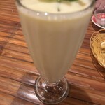 ベトナム料理コムゴン - デザートの「シン トー　」　マンゴーとココナッツミルクが美味しいデザートの飲み物。さすが暑い国の飲み物！