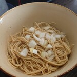 自家製太麺 渡辺 - 替玉（黒玉～パンチある玉ねぎ、たれに麺が絡む~~~♡）