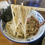岩ちゃんの極中華そば - 麺リフト
