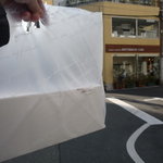 ママのえらんだ元町ケーキ - ☆久しぶりの店前での記念撮影（笑）☆