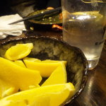 たつ家 - カットレモン