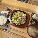 艶吉 花園邸 - マグマ定食