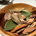 ルカンケ - 葉形のポテトチップ