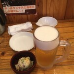 魚河岸本舗 ぴち天  - お通し（ポテサラ）生ビール