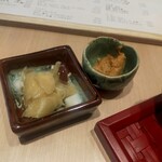 築地 鮨 山治 - ガリ＆さかな味噌