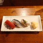 魚寿司 公設市場総本店 - 鮪赤身、小肌、イカゲソ