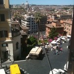 Hotel Hassler Roma - 別の窓から。下はスペイン階段です。
