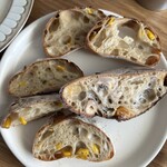 パン・デ・フィロゾフ - コーン、夏フルーツのロデフ