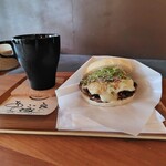 ゴエンカフェ - 塩麹豚ときのこわさびマヨ&チーズマフィン