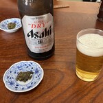 八洲 - 瓶ビール中瓶　(蕎麦の実付) 650円