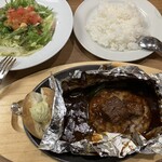 ココス - 包み焼きのホイールを開けると角切りステーキが乗ったハンバーグステーキが出現‼️