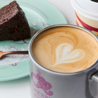 【昼】粋な空間でカフェ＆ランチ。テイクアウトコーヒーも♪