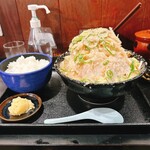 無鉄砲しゃばとん - 豚そば大盛り
ヤサイデキルダケオオメ
デキルダケコッテリ
ご飯大盛り