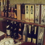 島田商店 - お酒が並んでます