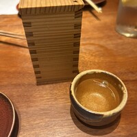 金目のどぐろ屋 赤羽店 - 日本酒の小さめはこれに入ってました！