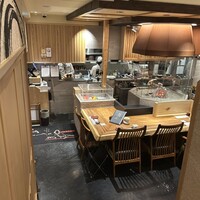 金目のどぐろ屋 赤羽店 - ２階へ行く階段から