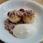 「ミシュカ」キッチン＆バー - ヨーグルトモチがモチモチ、不思議な食感。