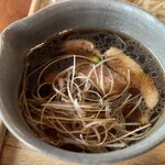 手打そば 車家 - 鴨せいろのつけ汁アップ