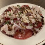 スペイン食堂 ラ・ファローラ - 自家製ツナとフルーツトマトのサラダ