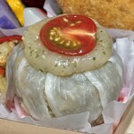 atelier C - original vegan food box(\2,000)　新馬鈴薯 ローストトマト入り 小蕪包み蒸し 赤蕪マリネ 生姜あん ミニトマト