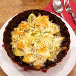 カフェ エ バール ドゥー - アンチョビポテトのチーズ焼き（￥734）