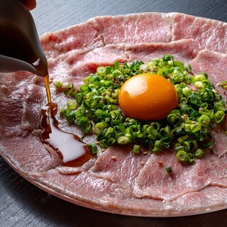 こだわりの詰まった、焼肉店の本気の創作料理が楽しめる