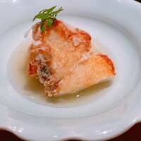 鮨 あらい - スズキの揚げ物、レモンソース