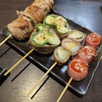 博多野菜巻き串焼き ここにこんね - 