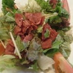 伊達の牛たん本舗 - 牛タンサラダ
      