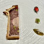 ラチュレ - フォアグラ&熊肉、猪肉、穴熊、鹿のテリーヌ