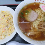 中華料理たつみ - Ａセット（ラーメン＋半チャーハン）