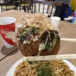 築地銀だこ - 焼き立てたこ焼きはヤケドに注意！