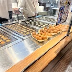 築地銀だこ - お店厨房