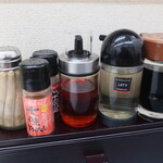 中華料理たつみ - 卓上調味料