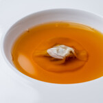 レストラン ペリニィヨン - コンソメスープ・ラビオリ