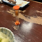 串焼き 酉乃屋 - レバーは砂時計の砂が落ちきるまでに食べてください。
